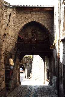 St. Bonnet le Château - in der historischen Altstadt: Rolf