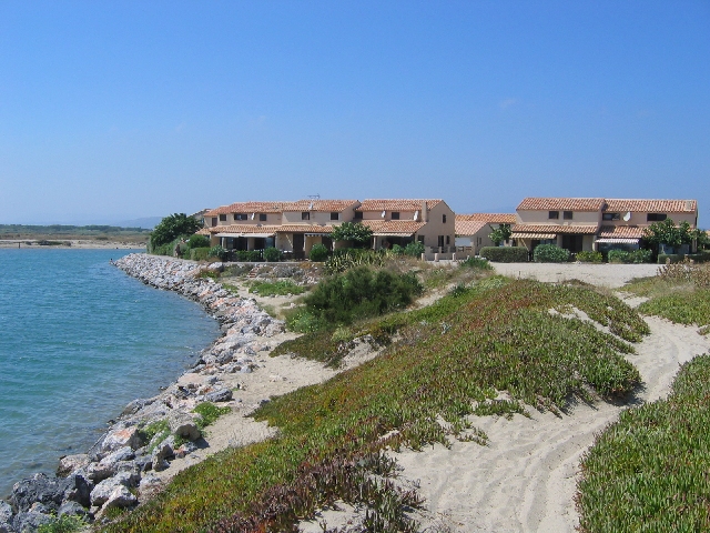 Die Mole mit Hafeneinfahrt nach Port Leucate