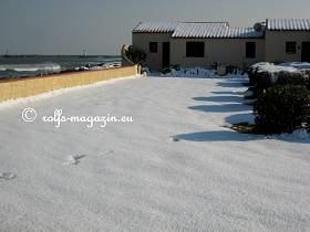 9.Mrz 16h28' - in der Sonne glitzernde Schneelandschaft am Strand