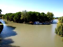 Hier stt der Kanal tatschlich auf den Canal du Midi. Unser Kanal heit ganz schlicht 'Verbindungskanal'.